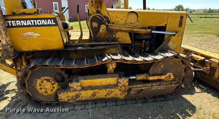 image for item MV9079 International 500 dozer