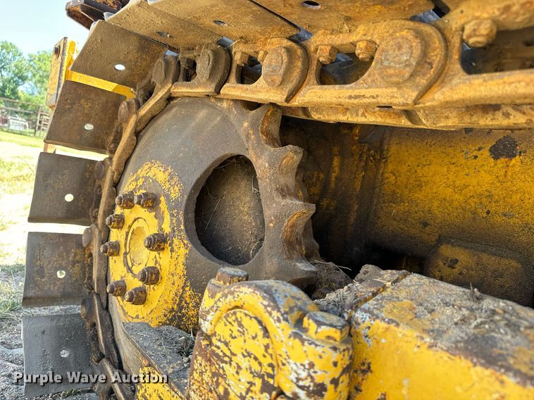 image for item MV9079 International 500 dozer