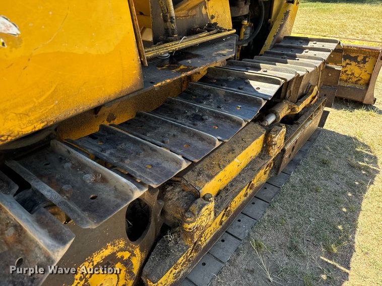 image for item MV9079 International 500 dozer