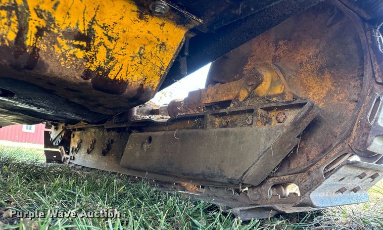 image for item MV9079 International 500 dozer