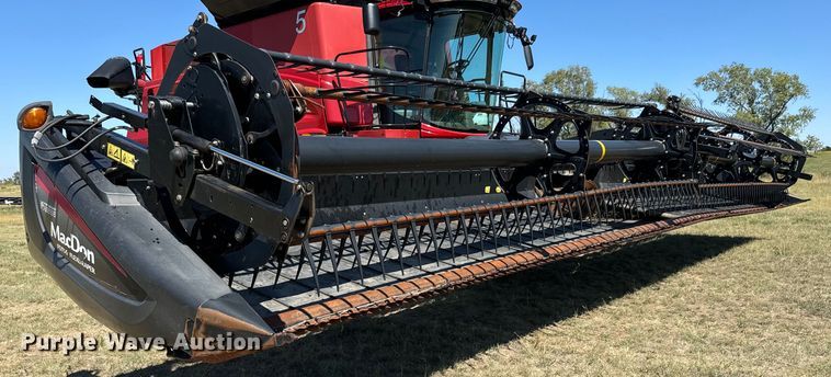 image for item MV9080 2014 MacDon  FD75-S flex draper head