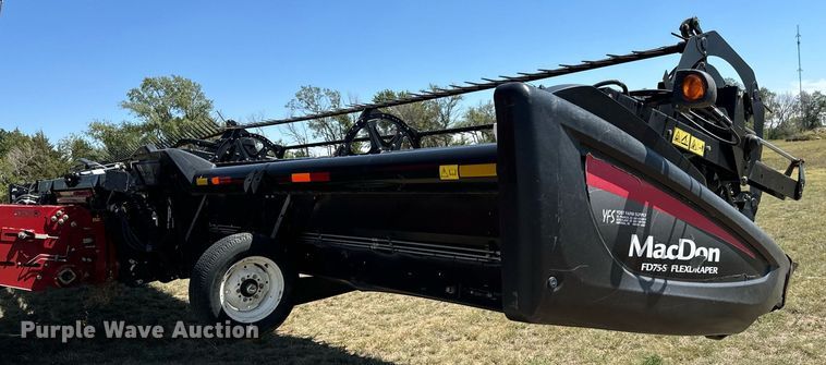 image for item MV9080 2014 MacDon  FD75-S flex draper head