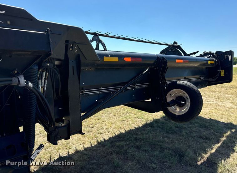 image for item MV9080 2014 MacDon  FD75-S flex draper head