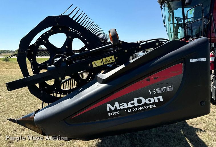 image for item MV9080 2014 MacDon  FD75-S flex draper head