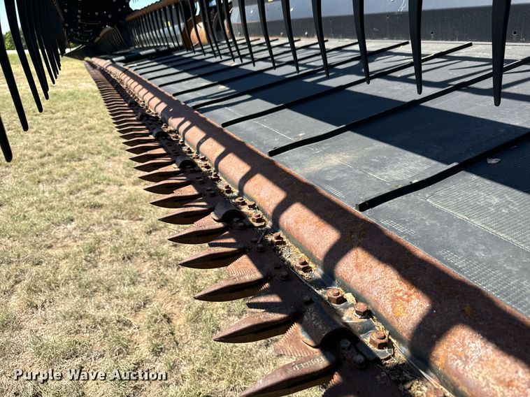 image for item MV9080 2014 MacDon  FD75-S flex draper head