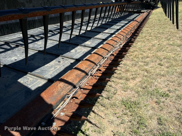 image for item MV9080 2014 MacDon  FD75-S flex draper head