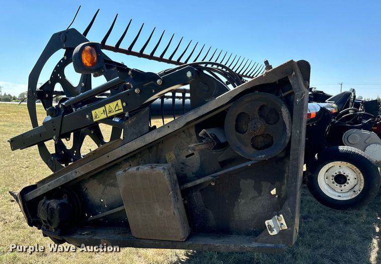 image for item MV9080 2014 MacDon  FD75-S flex draper head