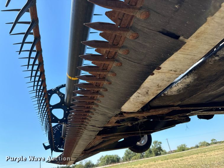 image for item MV9080 2014 MacDon  FD75-S flex draper head