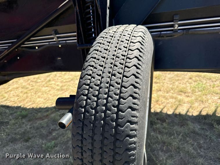 image for item MV9080 2014 MacDon  FD75-S flex draper head