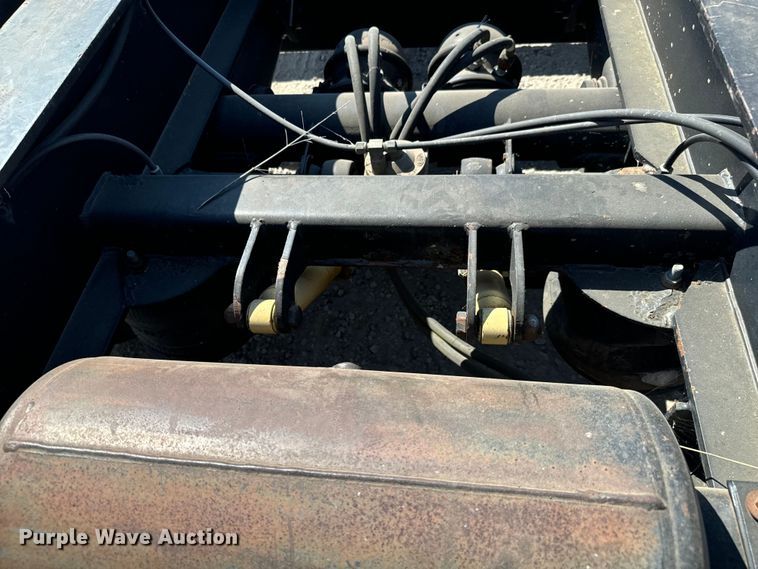 image for item MV9088 1997 Landoll Hauloll combine trailer 