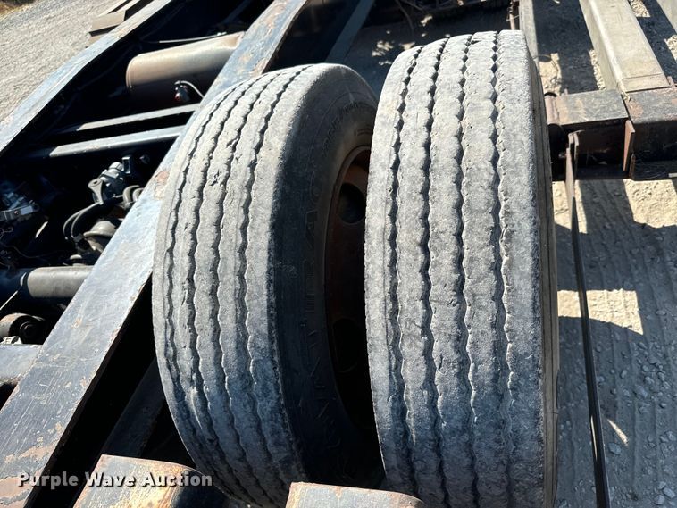 image for item MV9088 1997 Landoll Hauloll combine trailer 