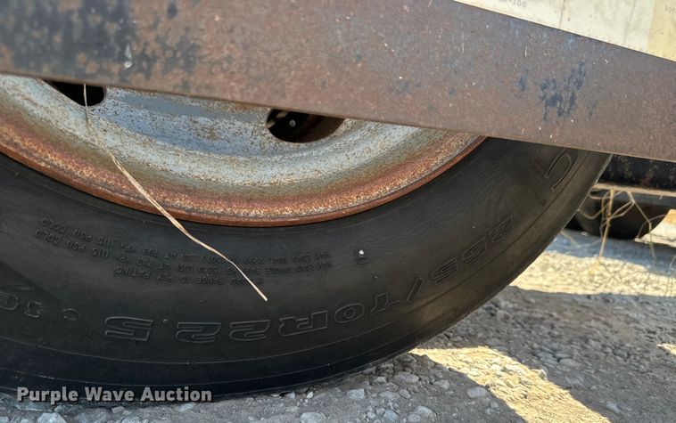 image for item MV9088 1997 Landoll Hauloll combine trailer 