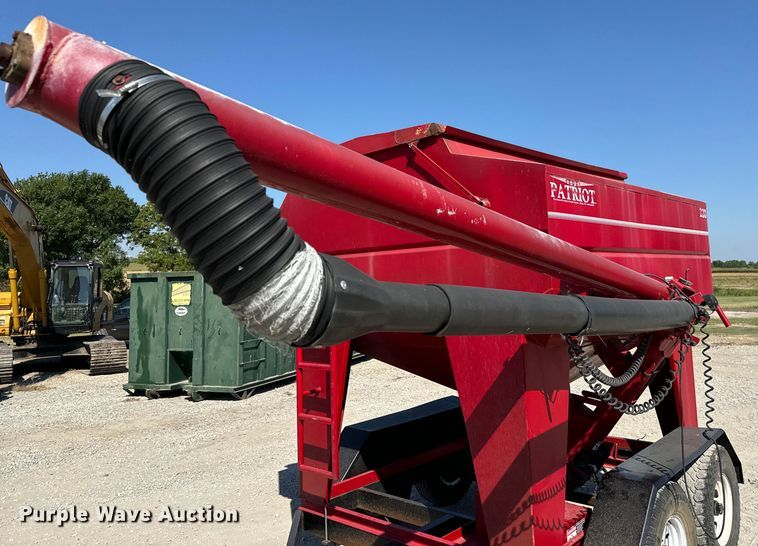 image for item MV9089 Patriot 220 seed tender