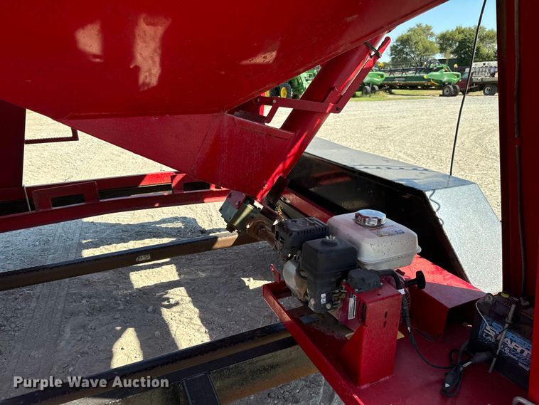 image for item MV9089 Patriot 220 seed tender