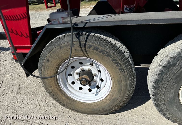 image for item MV9089 Patriot 220 seed tender