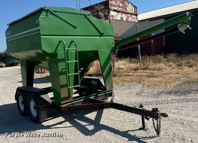 image for item MV9090 Patriot 220 seed tender