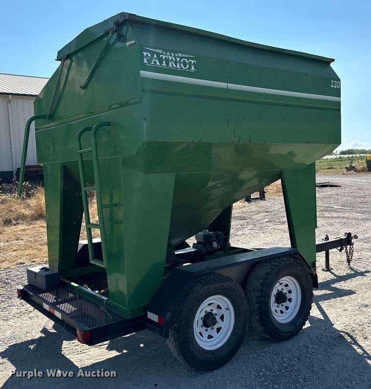image for item MV9090 Patriot 220 seed tender