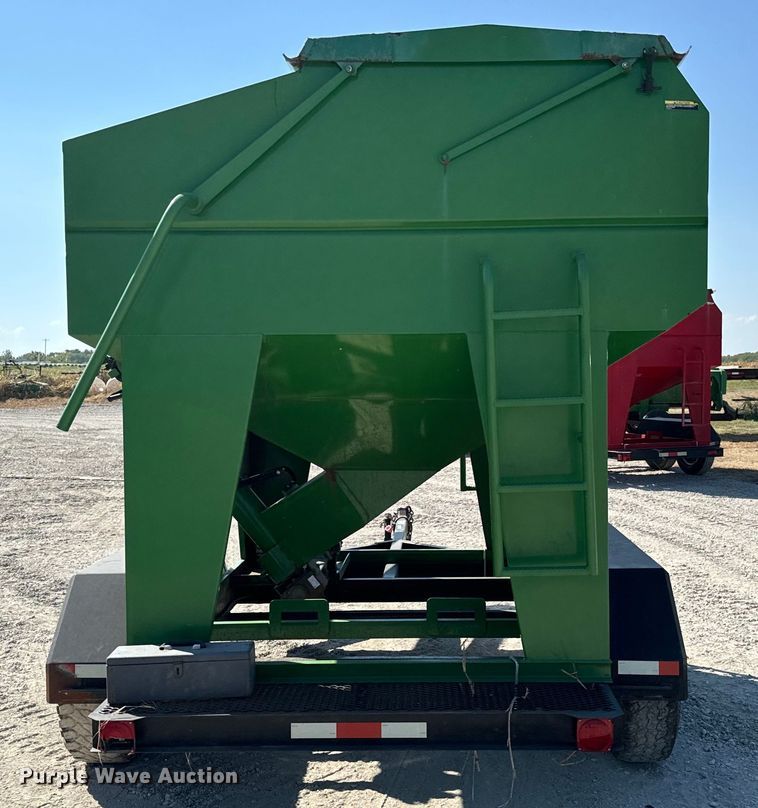 image for item MV9090 Patriot 220 seed tender