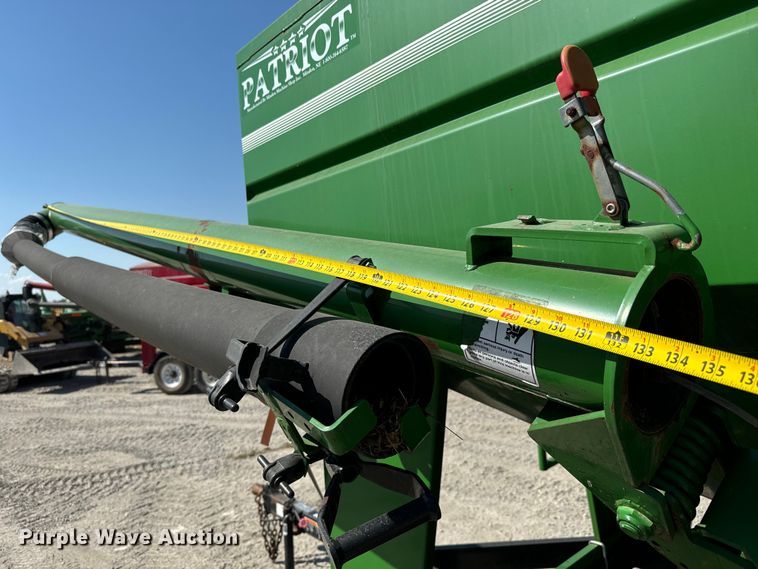 image for item MV9090 Patriot 220 seed tender