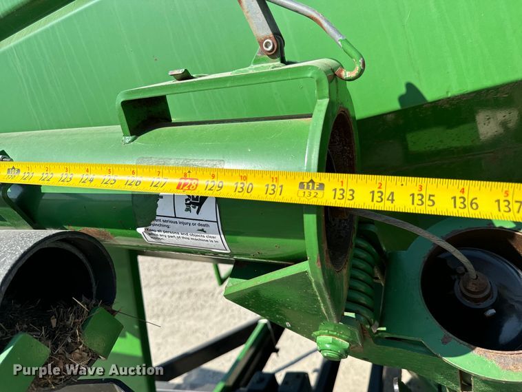 image for item MV9090 Patriot 220 seed tender