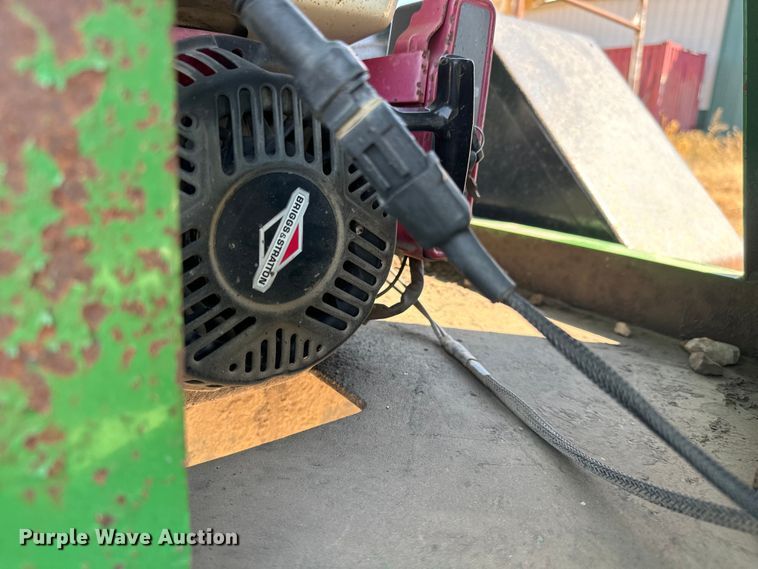 image for item MV9090 Patriot 220 seed tender