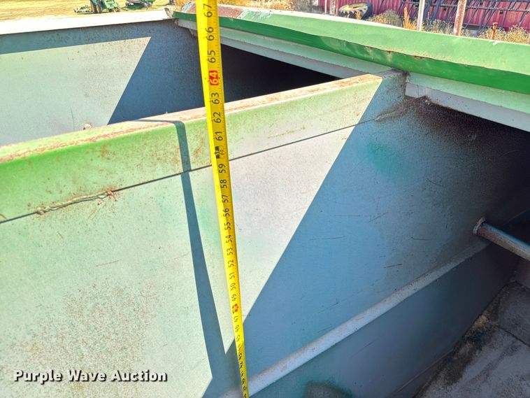 image for item MV9090 Patriot 220 seed tender