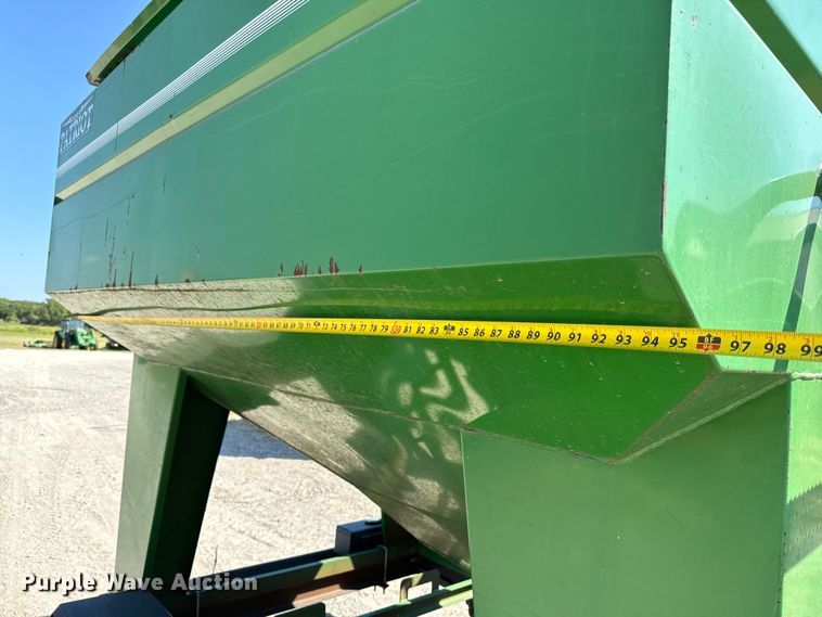 image for item MV9090 Patriot 220 seed tender