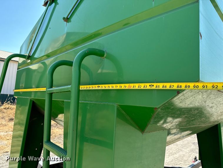 image for item MV9090 Patriot 220 seed tender