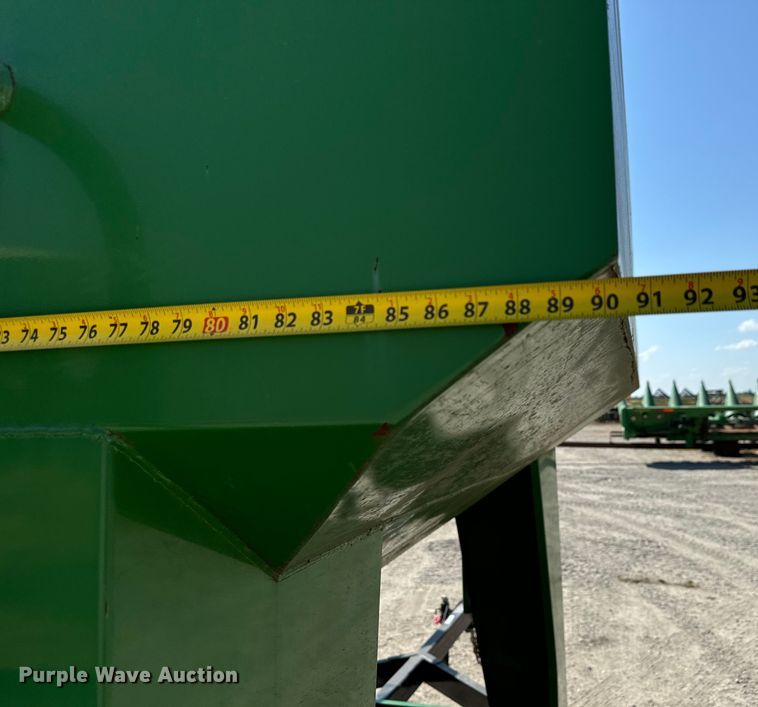 image for item MV9090 Patriot 220 seed tender