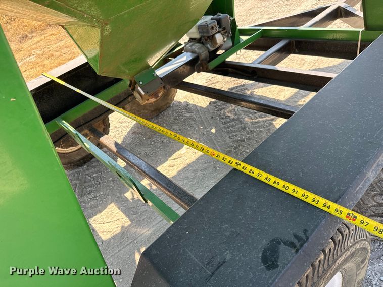 image for item MV9090 Patriot 220 seed tender