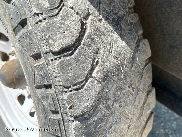 image for item MV9090 Patriot 220 seed tender