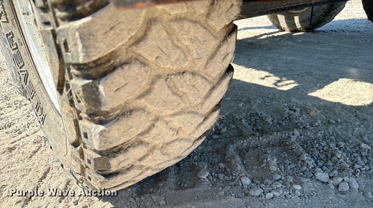 image for item MV9090 Patriot 220 seed tender