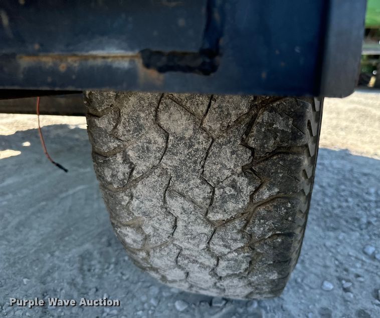 image for item MV9090 Patriot 220 seed tender