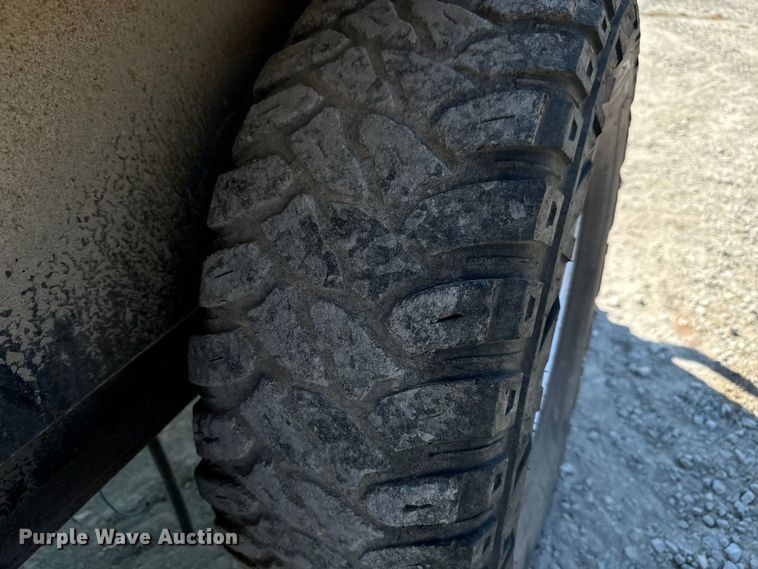 image for item MV9090 Patriot 220 seed tender