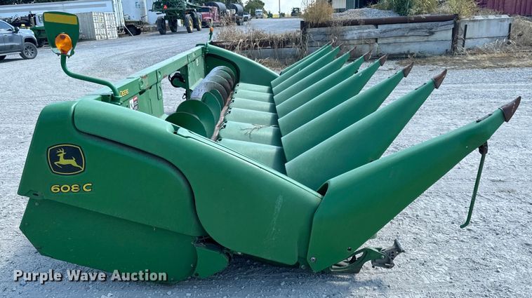 image for item MV9091 2012 John Deere  608C corn head