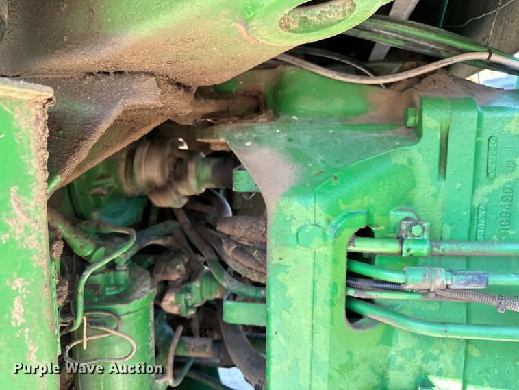 image for item MV9092 1981 John Deere  8640 4WD tractor