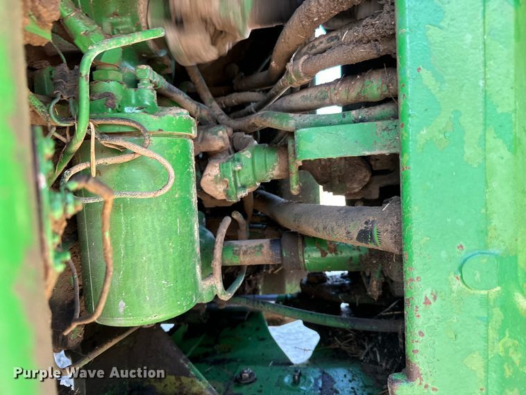 image for item MV9092 1981 John Deere  8640 4WD tractor