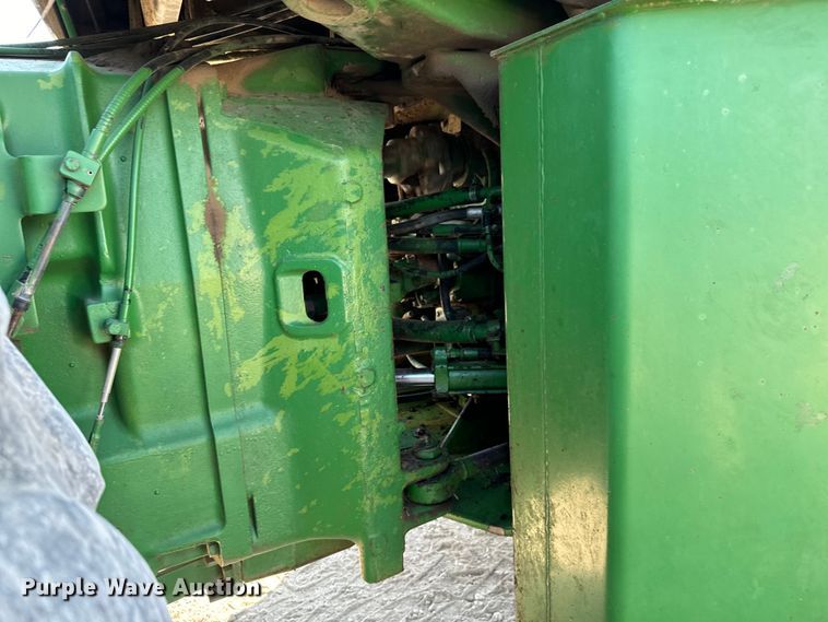 image for item MV9092 1981 John Deere  8640 4WD tractor
