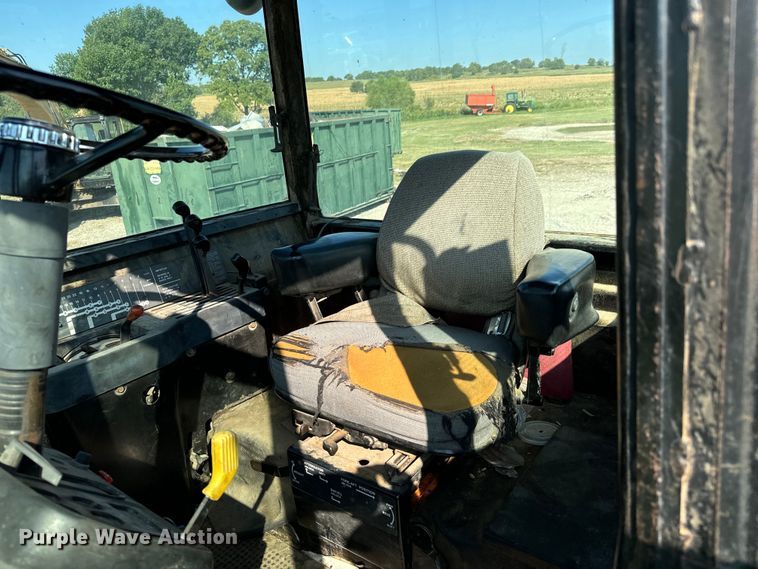 image for item MV9092 1981 John Deere  8640 4WD tractor