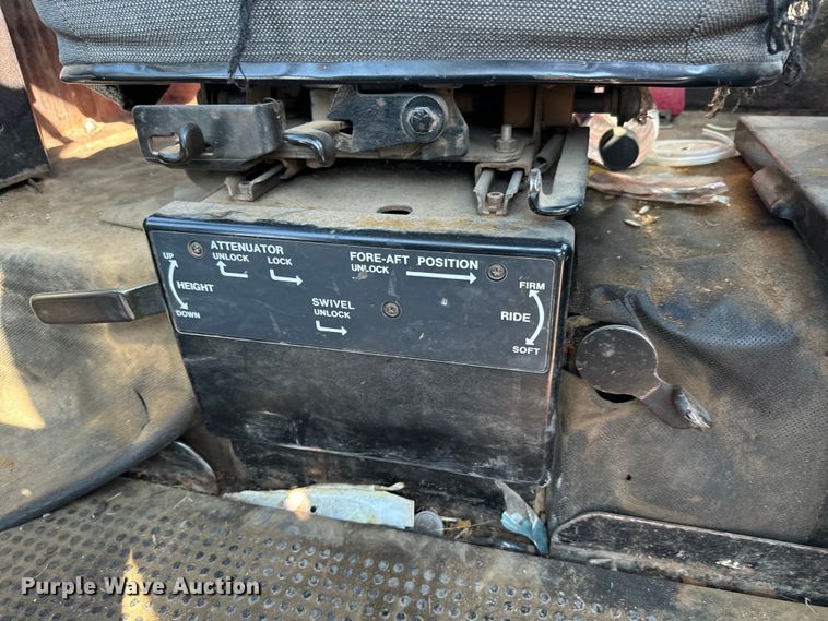 image for item MV9092 1981 John Deere  8640 4WD tractor