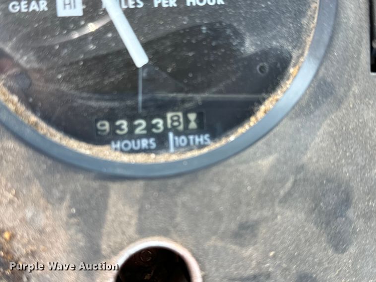 image for item MV9092 1981 John Deere  8640 4WD tractor