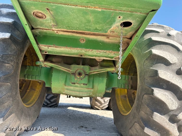 image for item MV9092 1981 John Deere  8640 4WD tractor