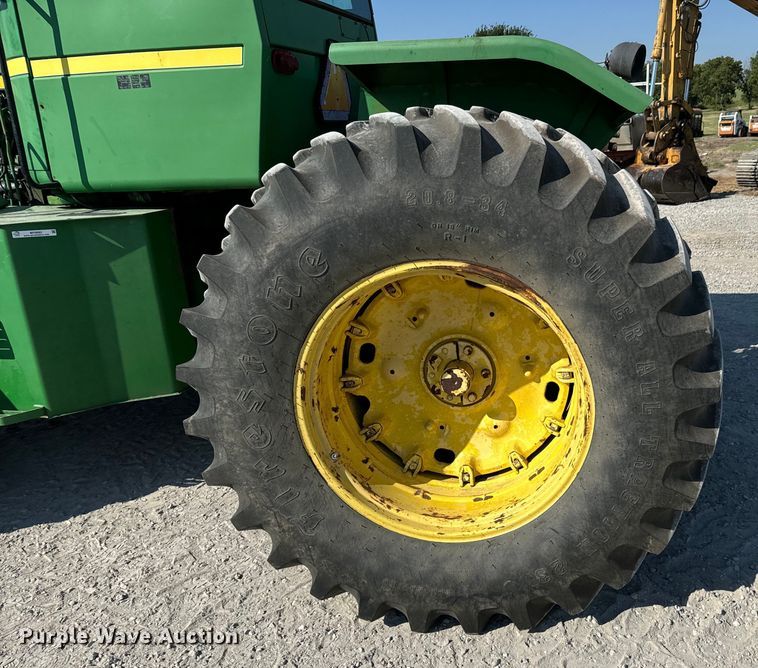 image for item MV9092 1981 John Deere  8640 4WD tractor