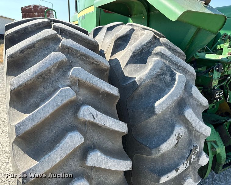 image for item MV9092 1981 John Deere  8640 4WD tractor