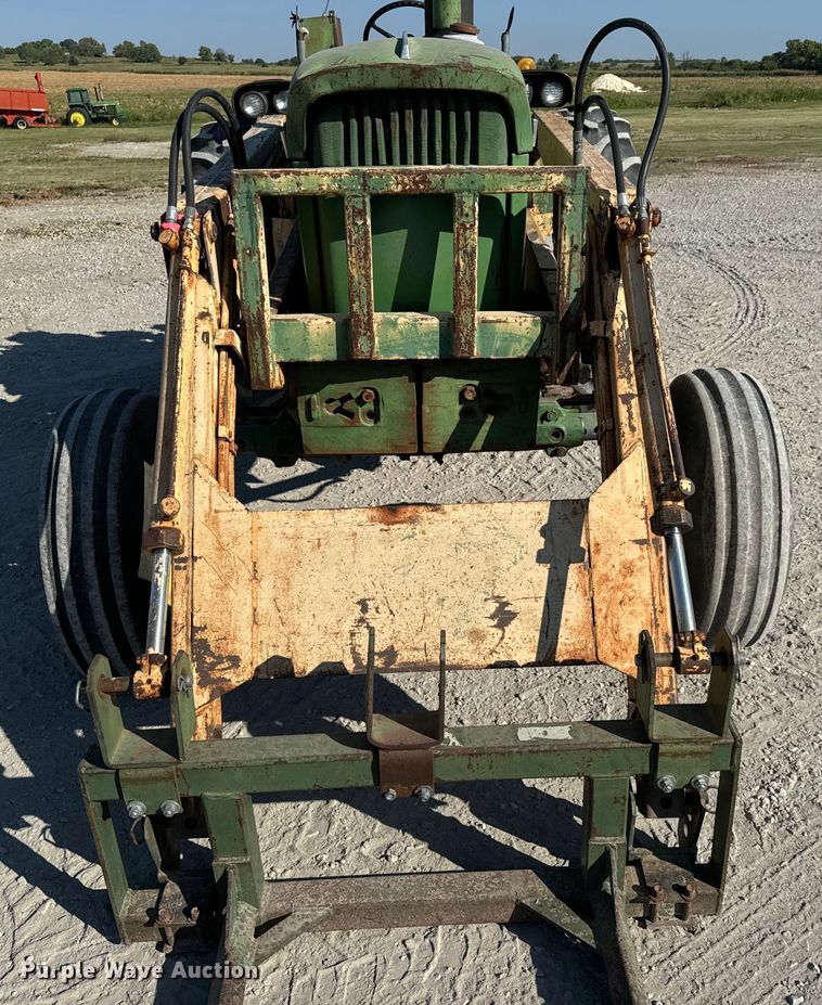 image for item MV9093 1968 John Deere 4020 tractor