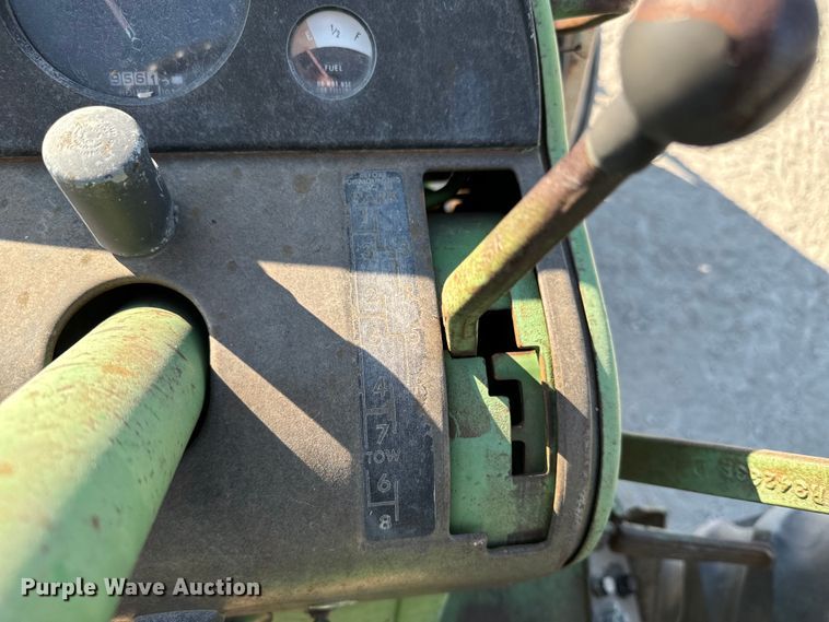 image for item MV9093 1968 John Deere 4020 tractor