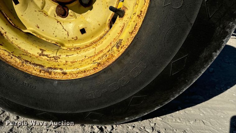 image for item MV9093 1968 John Deere 4020 tractor