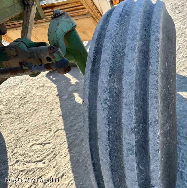 image for item MV9093 1968 John Deere 4020 tractor