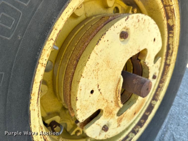 image for item MV9093 1968 John Deere 4020 tractor