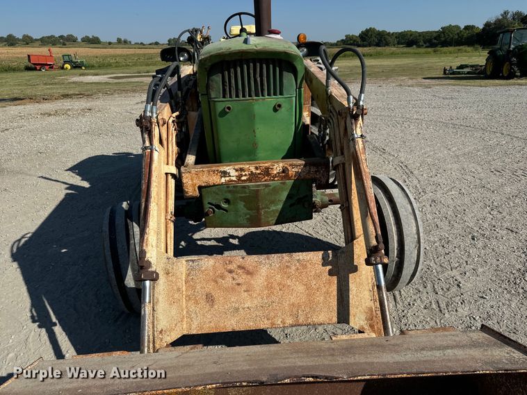 image for item MV9094 1969 John Deere 4020 tractor